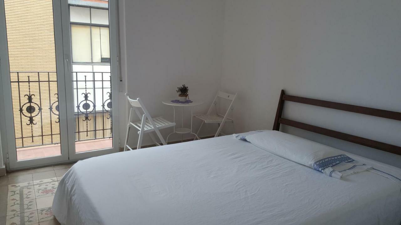 Oyo Guest House Ruzafa บาเลนเซีย ภายนอก รูปภาพ