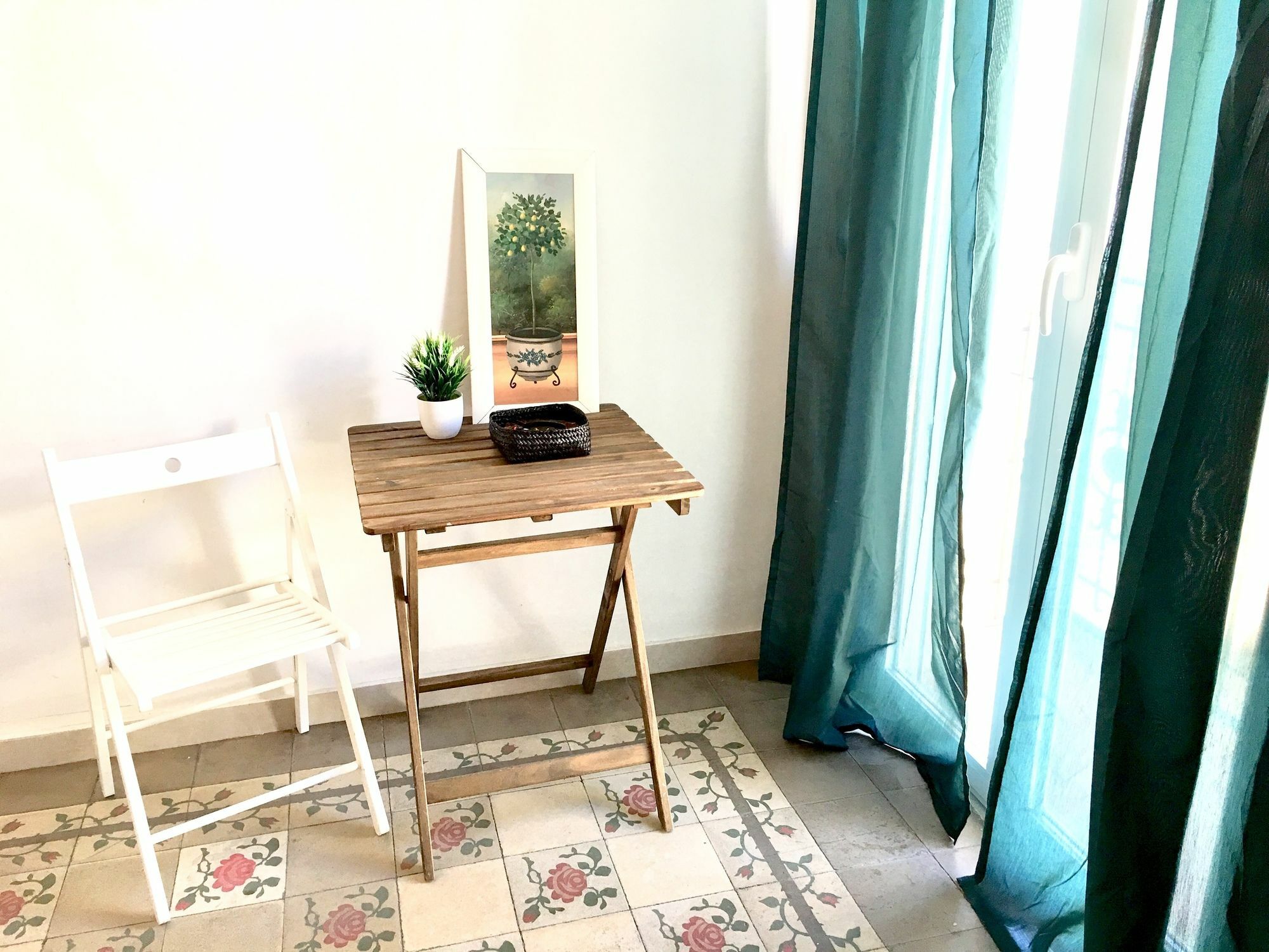 Oyo Guest House Ruzafa บาเลนเซีย ภายนอก รูปภาพ
