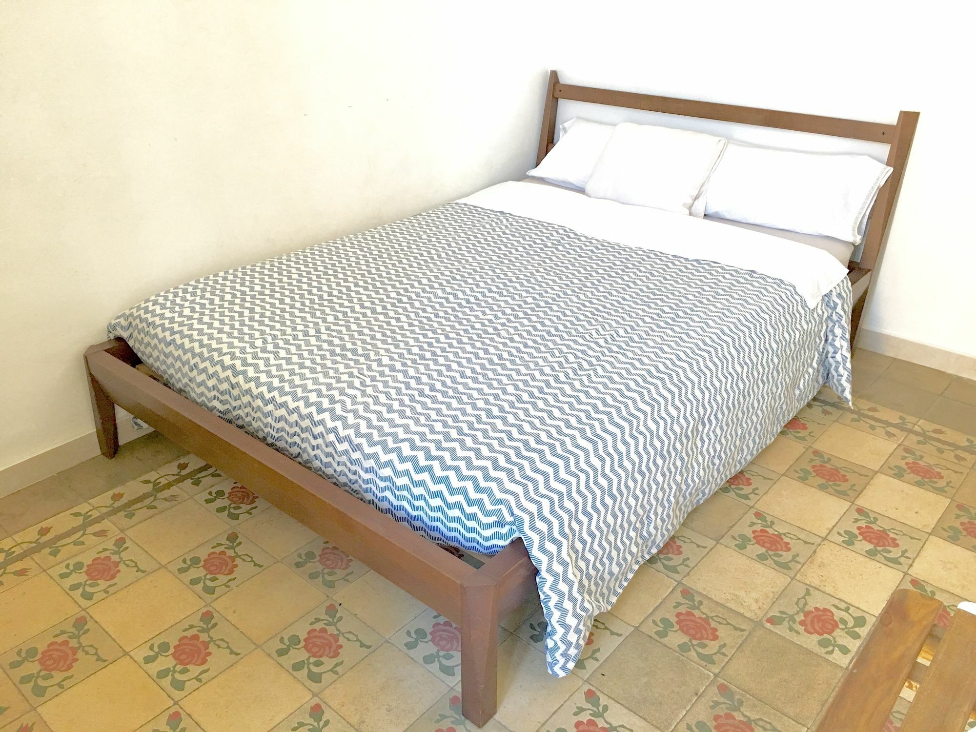 Oyo Guest House Ruzafa บาเลนเซีย ภายนอก รูปภาพ